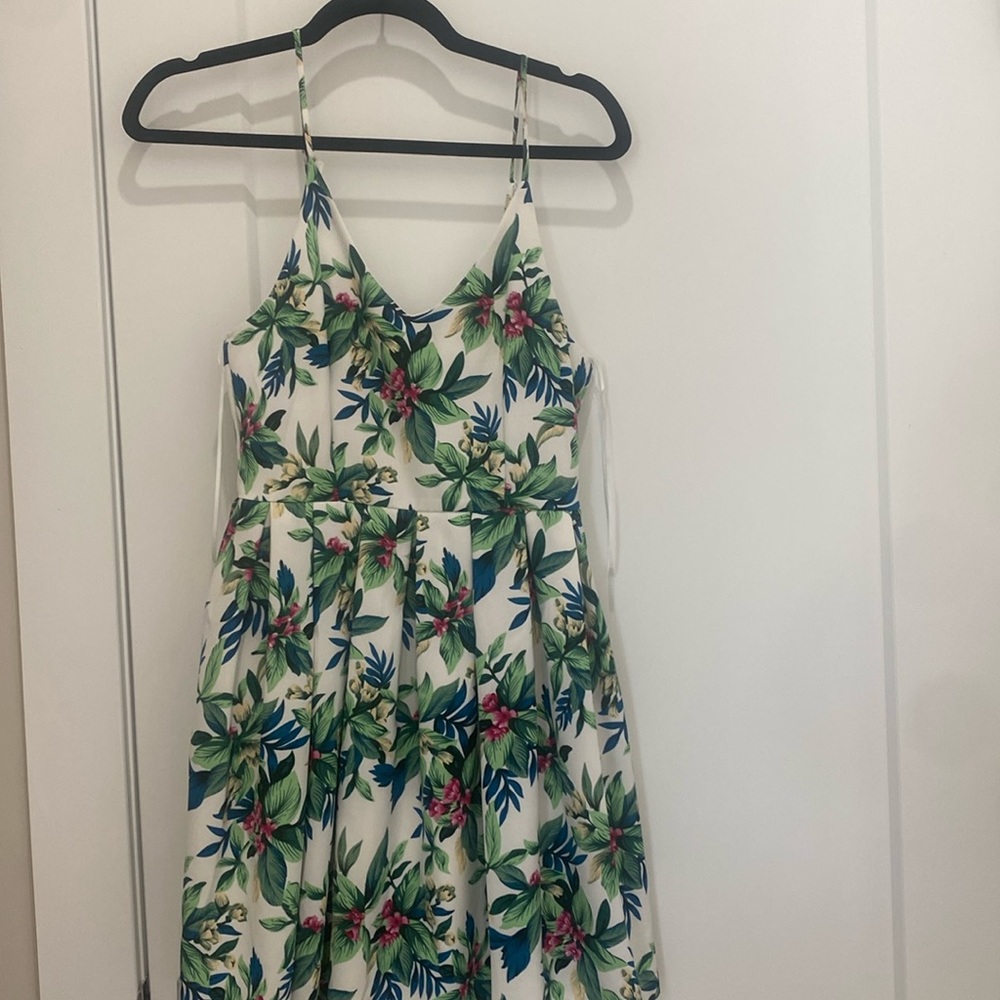 Floral party dress size small
